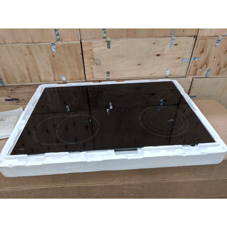 Refurbished Hotpoint HR7011BH 77cm Four Zone Ceramic Hob