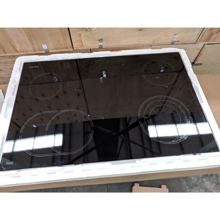 Refurbished Hotpoint HR7011BH 77cm Four Zone Ceramic Hob