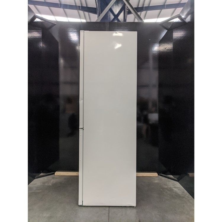 Refurbished Zanussi ZRB34426WV Freestanding 318 Litre 60/40 Frost Free Fridge Freezer
