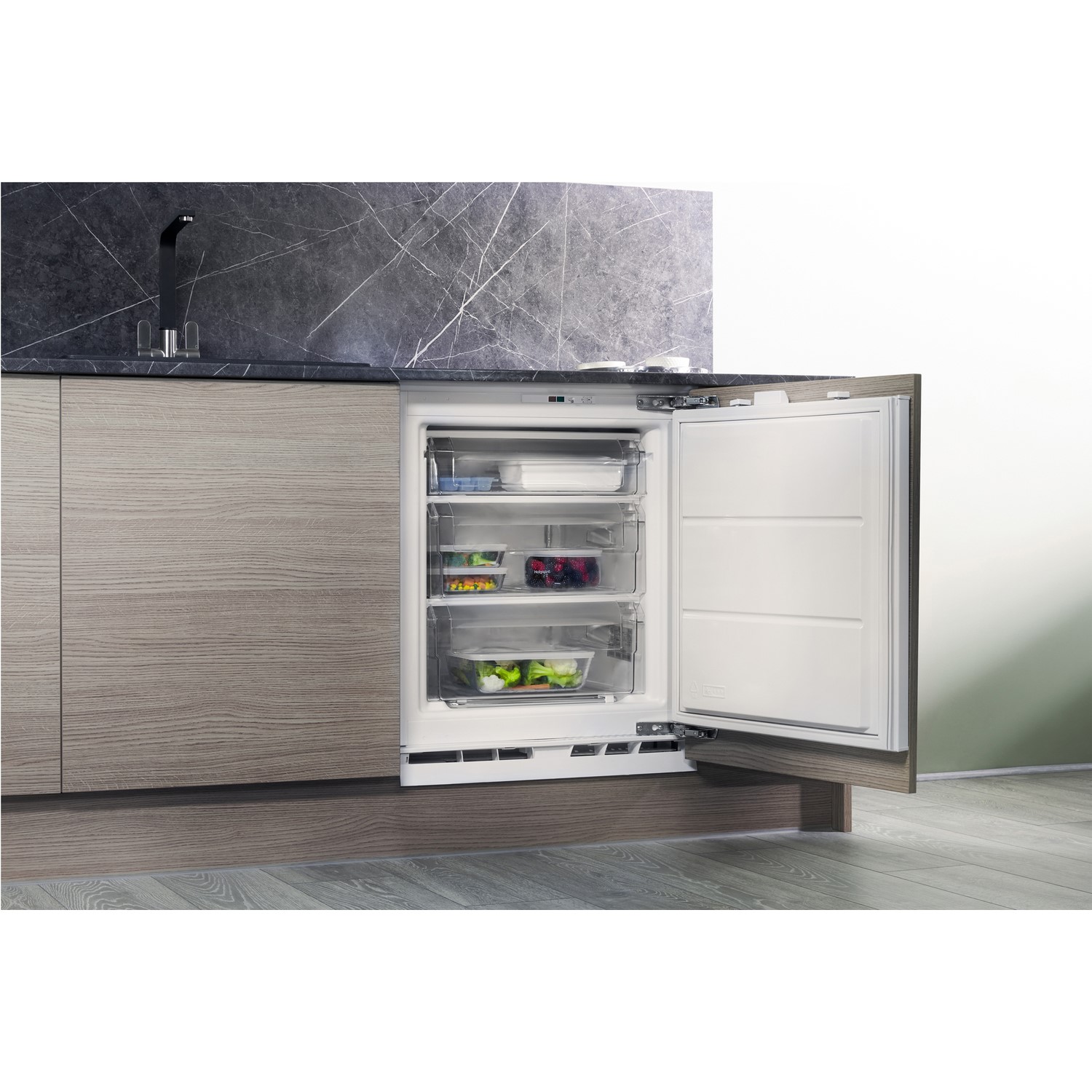 Details about   Hotpoint Integrated Under Counter Freezer
