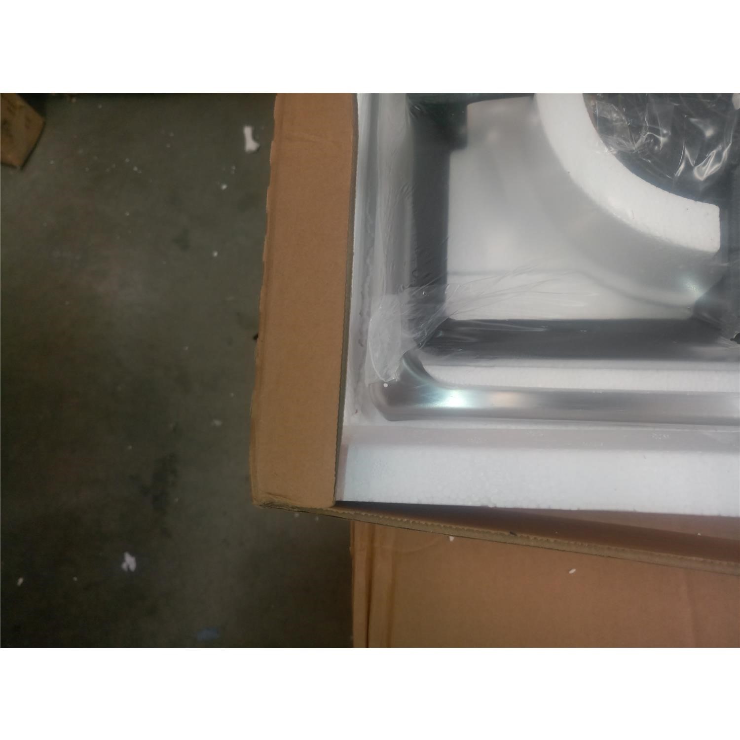 Refurbished Bosch PGQ7B5B90 75cm 5 Burner Gas Hob With Cast Iron Pan