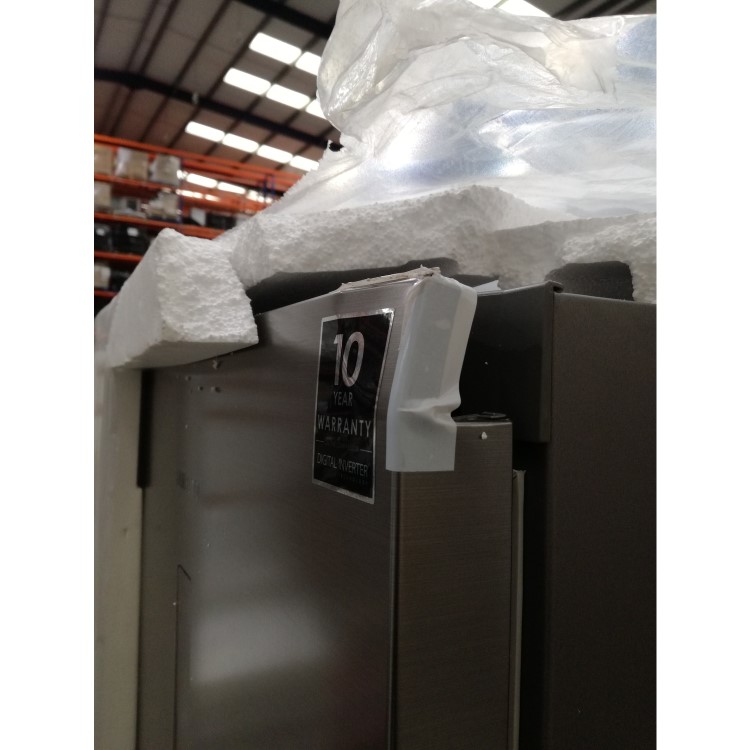 GRADE A3 - Samsung RB38R7837S9 382 Litre Freestanding Fridge Freezer 60/40 Split Frost Free 59.5cm Wide - Silver