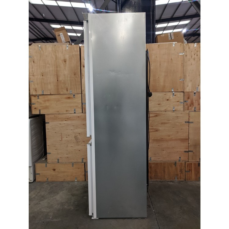 Refurbished Indesit IB7030A1DUK1 Integrated 273 Litre 70/30 Fridge Freezer White