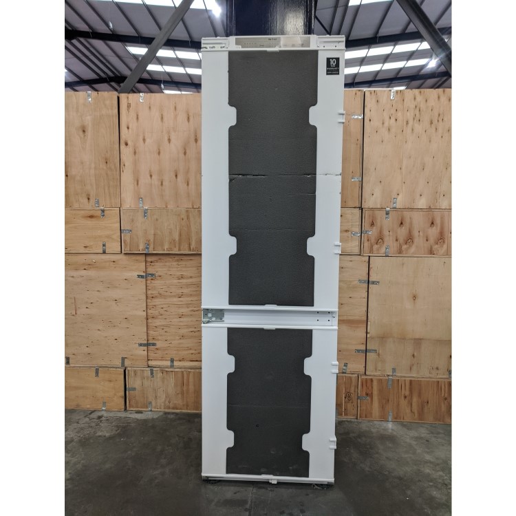 Refurbished Samsung BRB260000WW Integrated 268 Litre 70/30 Upright Frost Free Fridge Freezer