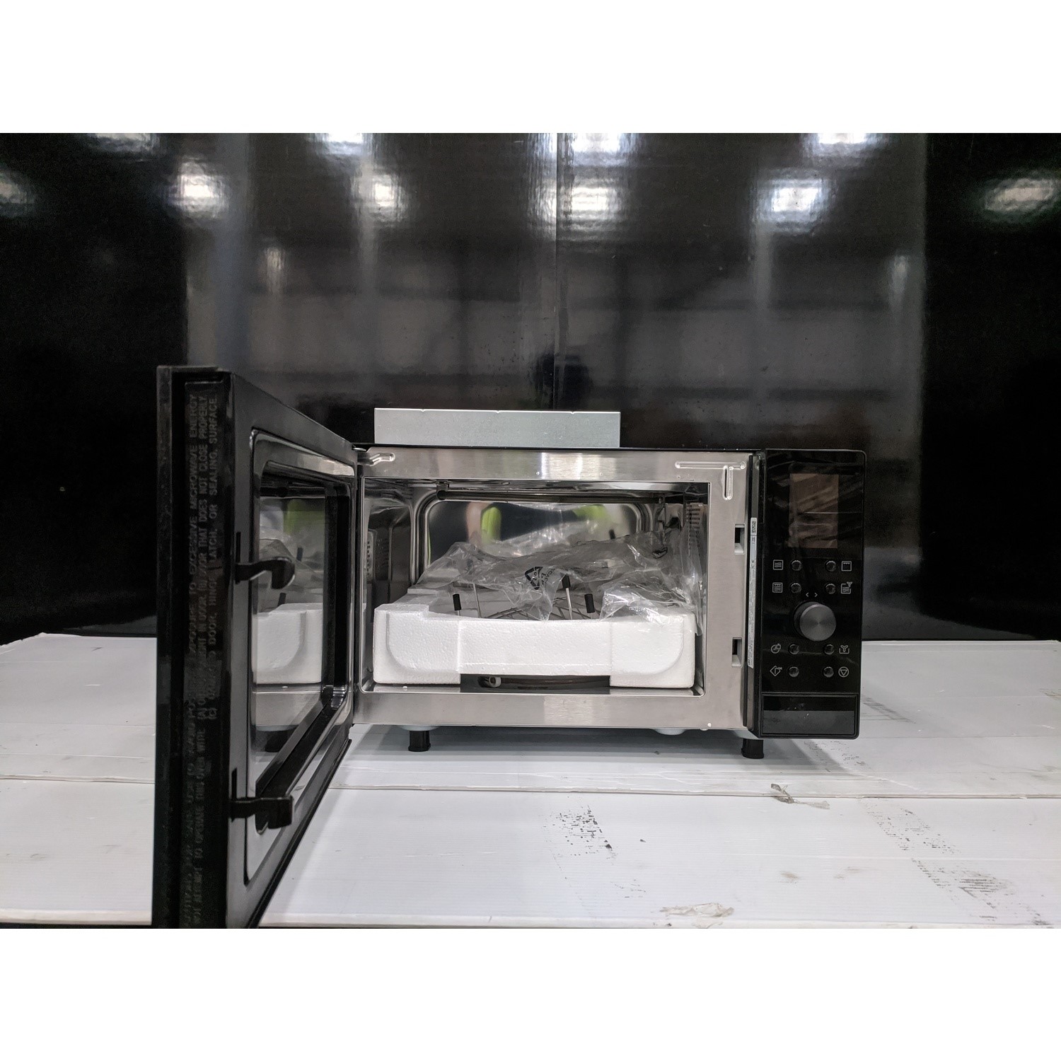 Refurbished Zanussi ZMSN4CX Built In 25L 900W Compact Combination