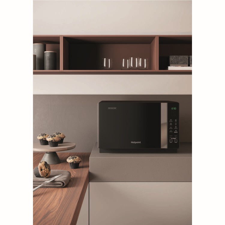 GRADE A2 - Hotpoint MWHF201B 20L 800W Freestanding Microwave Oven - Black