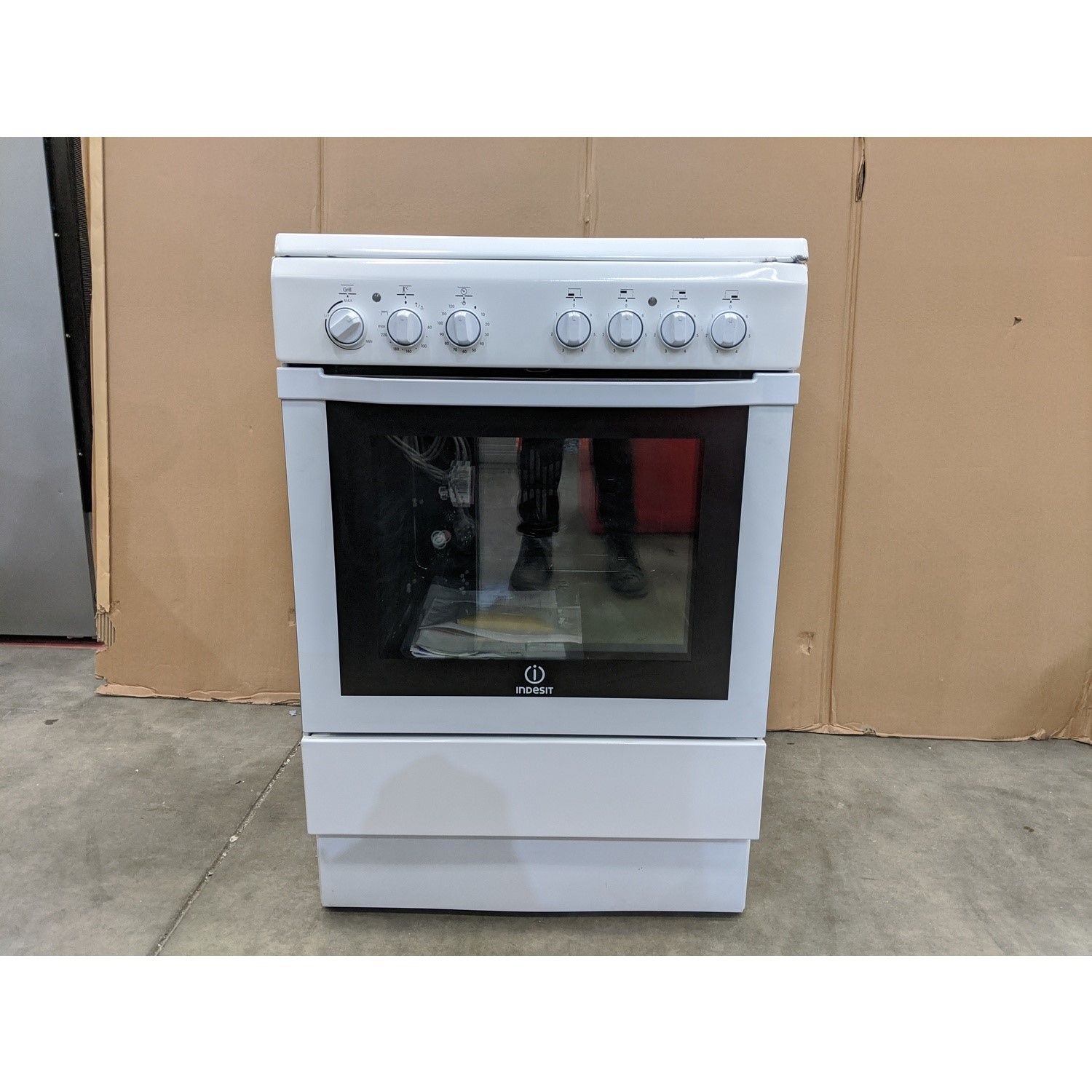 Refurbished Indesit I6VV2AW 60cm Single Electric Cooker with Ceramic