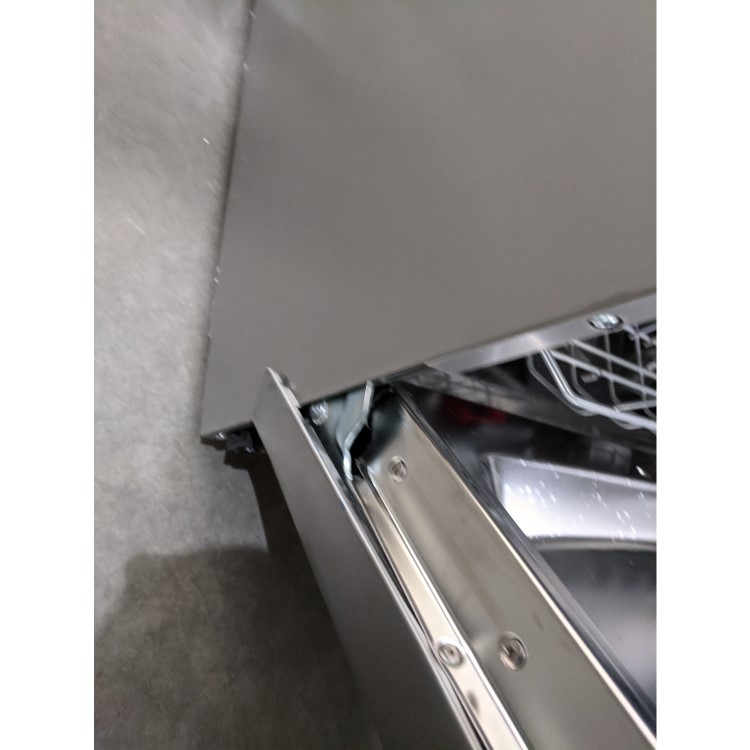 Refurbished Hisense HS661C60XUK 16 Place Freestanding Dishwasher Silver