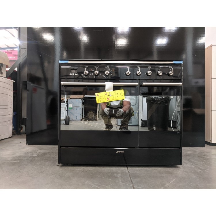 Refurbished Smeg Concert SUK92MBL9-1 90cm Dual Fuel Range Cooker Black