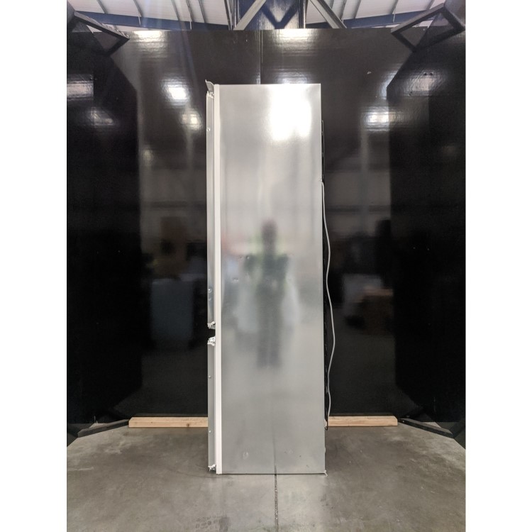 Refurbished Bosch Series 2 KIV87NSF0G Integrated 268 Litre 70/30 Fridge Freezer