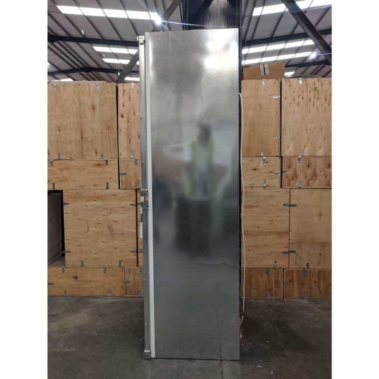 Refurbished Neff N50 KI5852FF0G Integrated 261 Litre 50/50 Low Frost Fridge Freezer