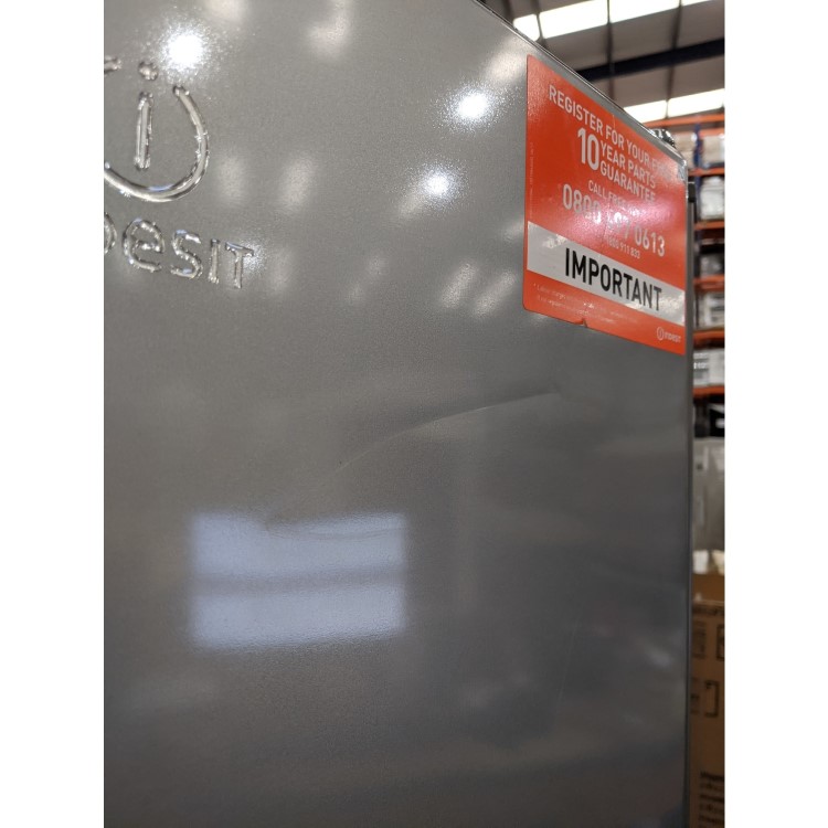 Refurbished Indesit LI8S1ES Freestanding 339 Litres 60/40 Fridge Freezer Silver