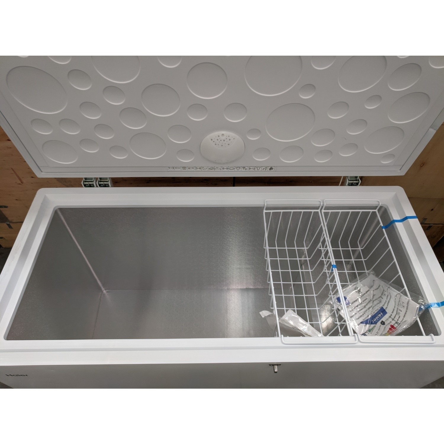 Refurbished Haier HCE429F 429 Litre Chest Freezer White 78134653/1