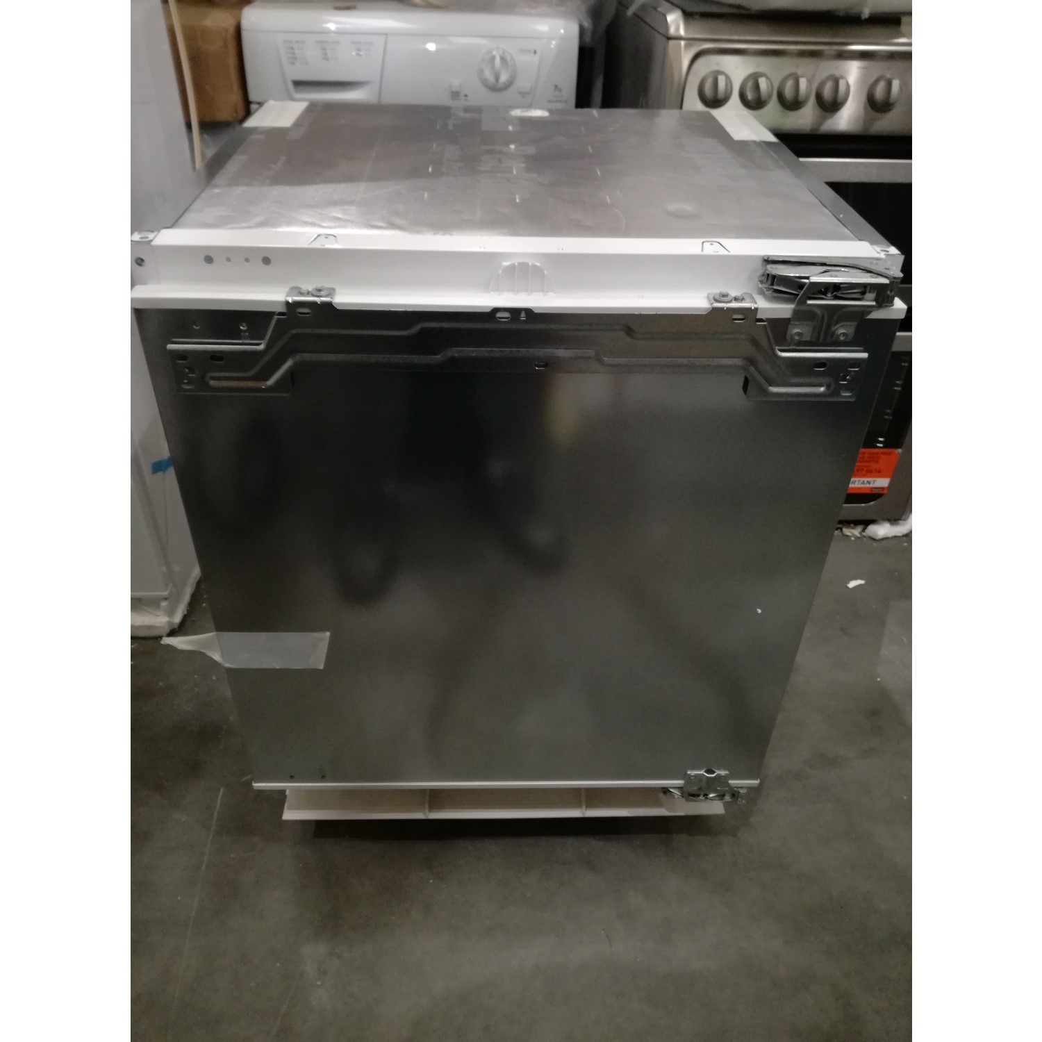 Refurbished Bosch Serie 6 KUR15AFF0G Integrated 137 Litre Under Counter