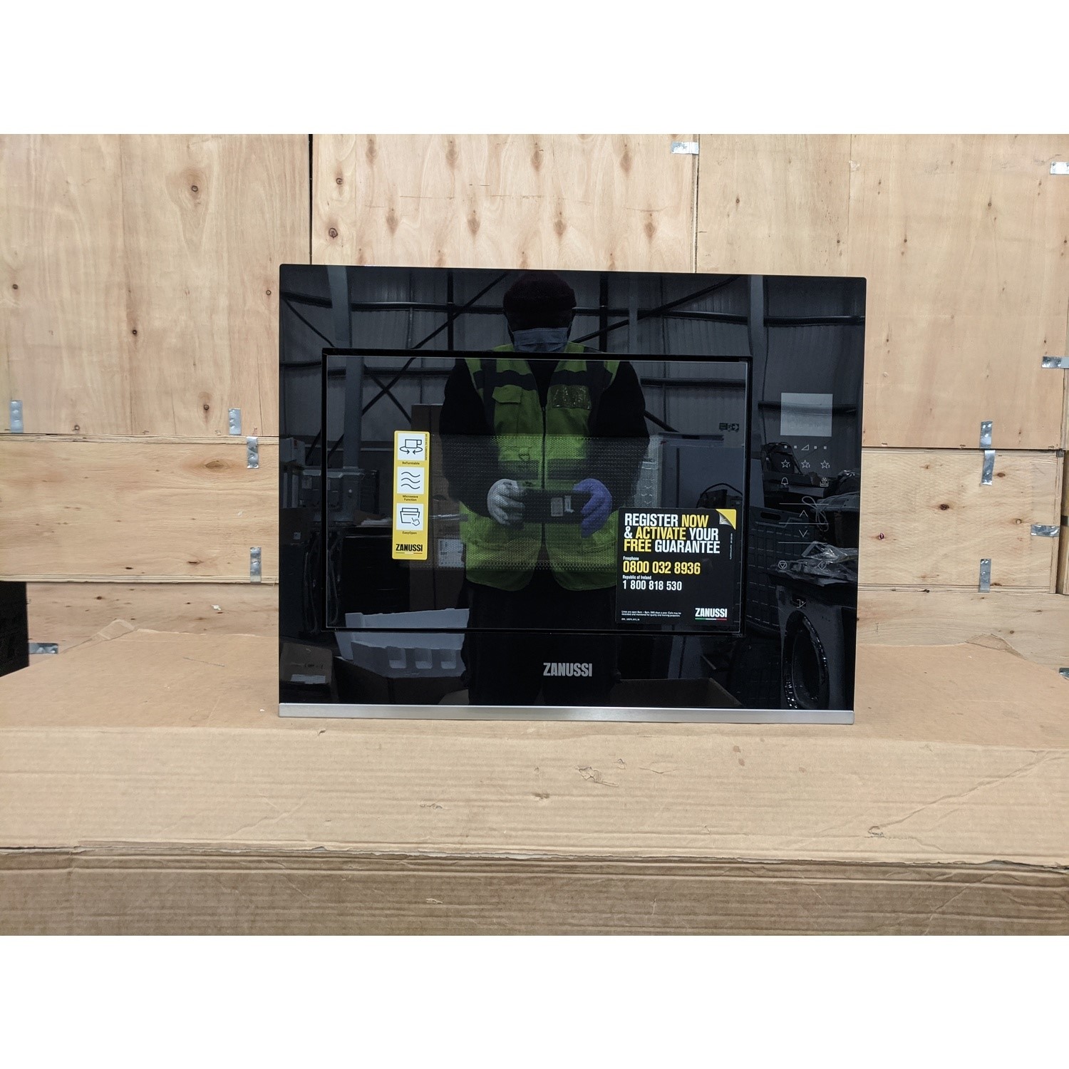 Refurbished Zanussi Series 20 ZMBN4SK Built In 25L 900W Microwave Black