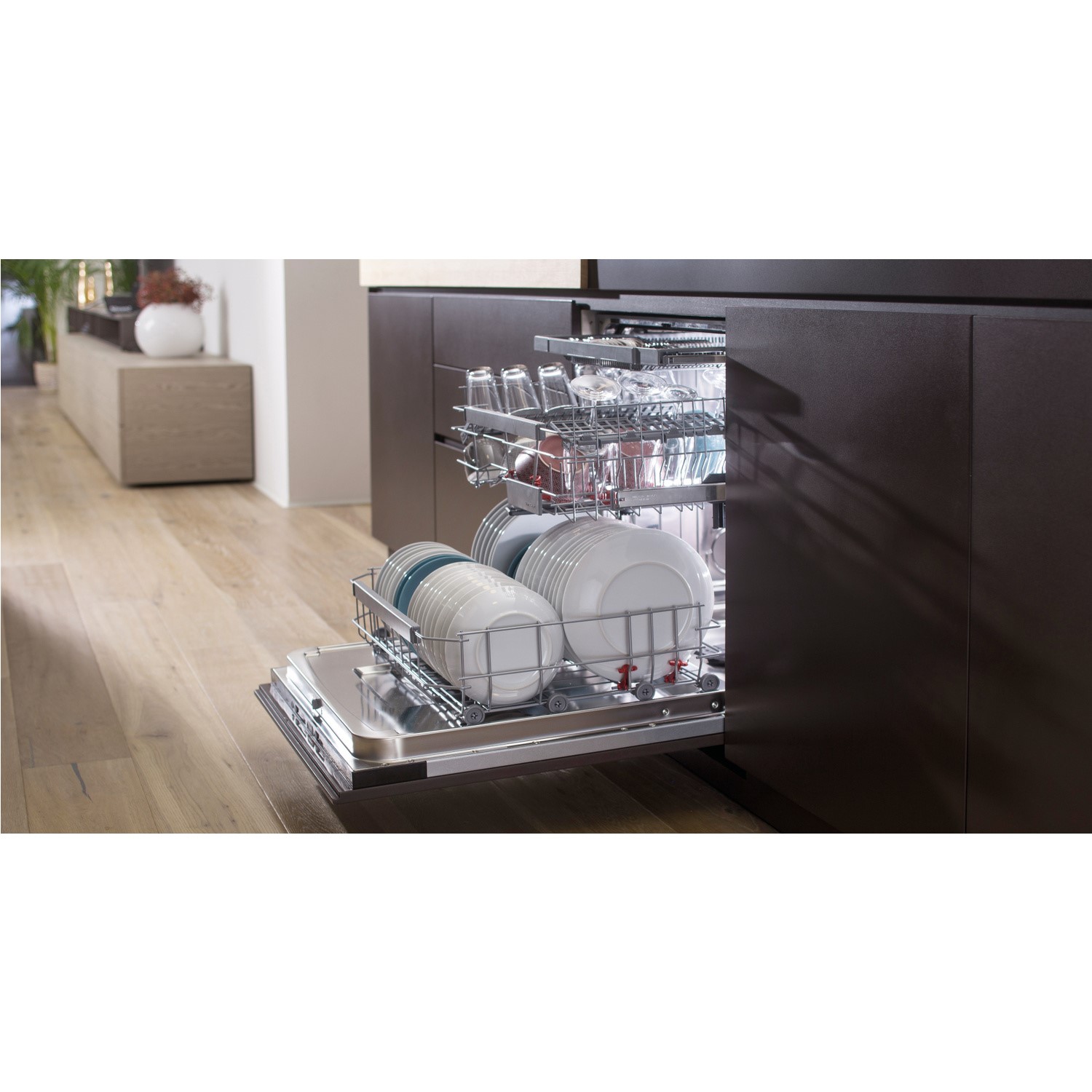Hisense 16 Place Settings Freestanding Dishwasher White HS661C60WUK Appliances Direct