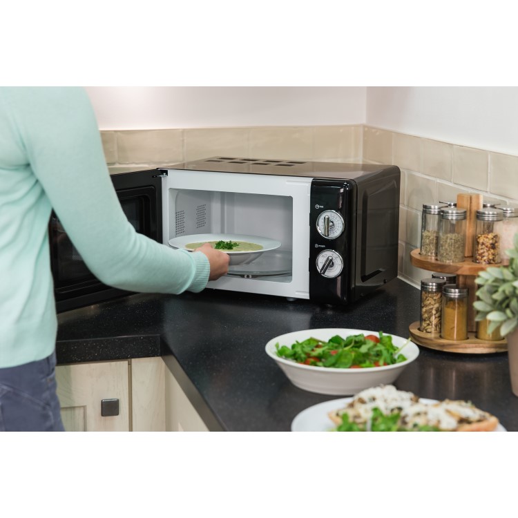 Russell Hobbs 17L Retro Solo Microwave - Black