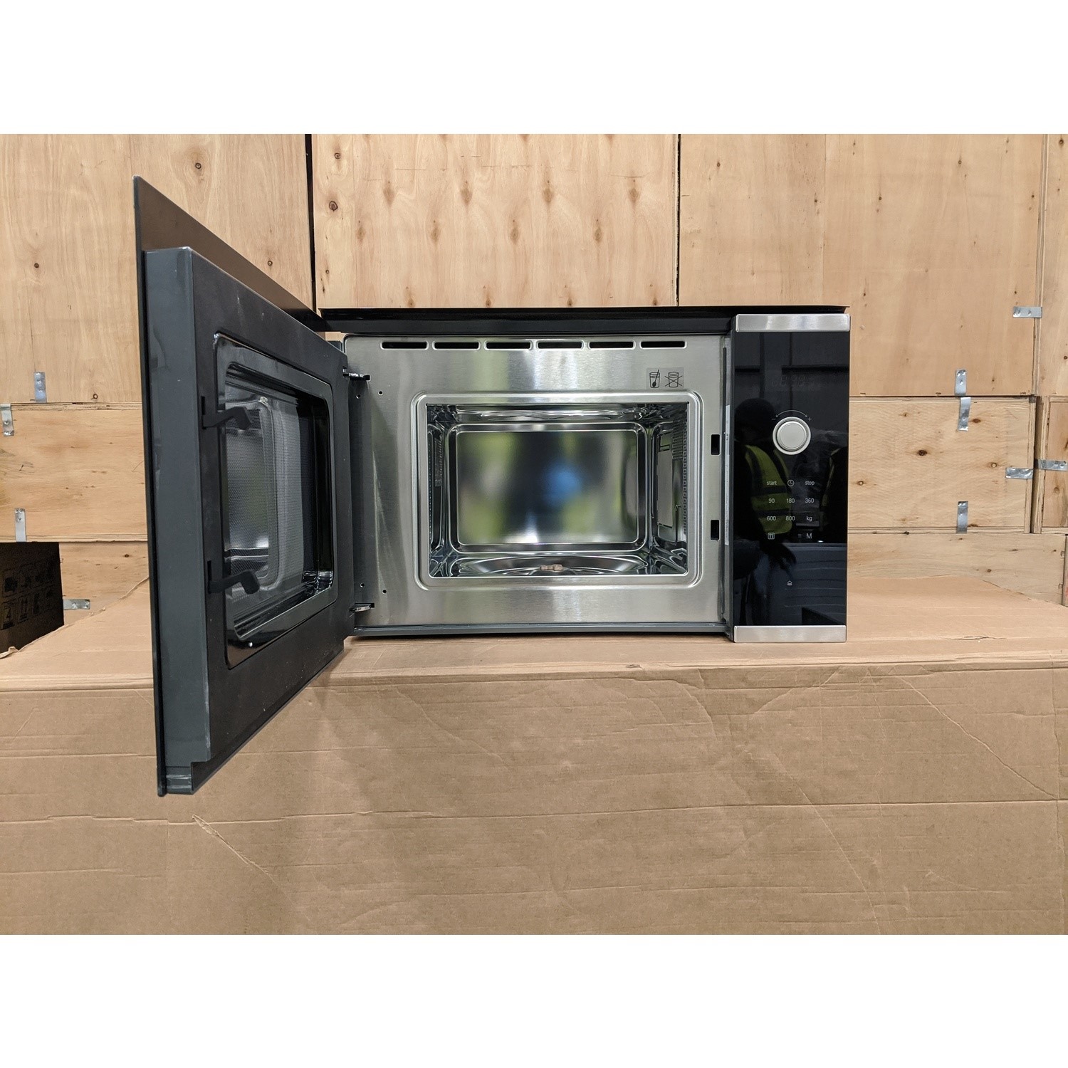 Refurbished Bosch Serie 4 BFL523MS0B Built In 20L 800W Microwave