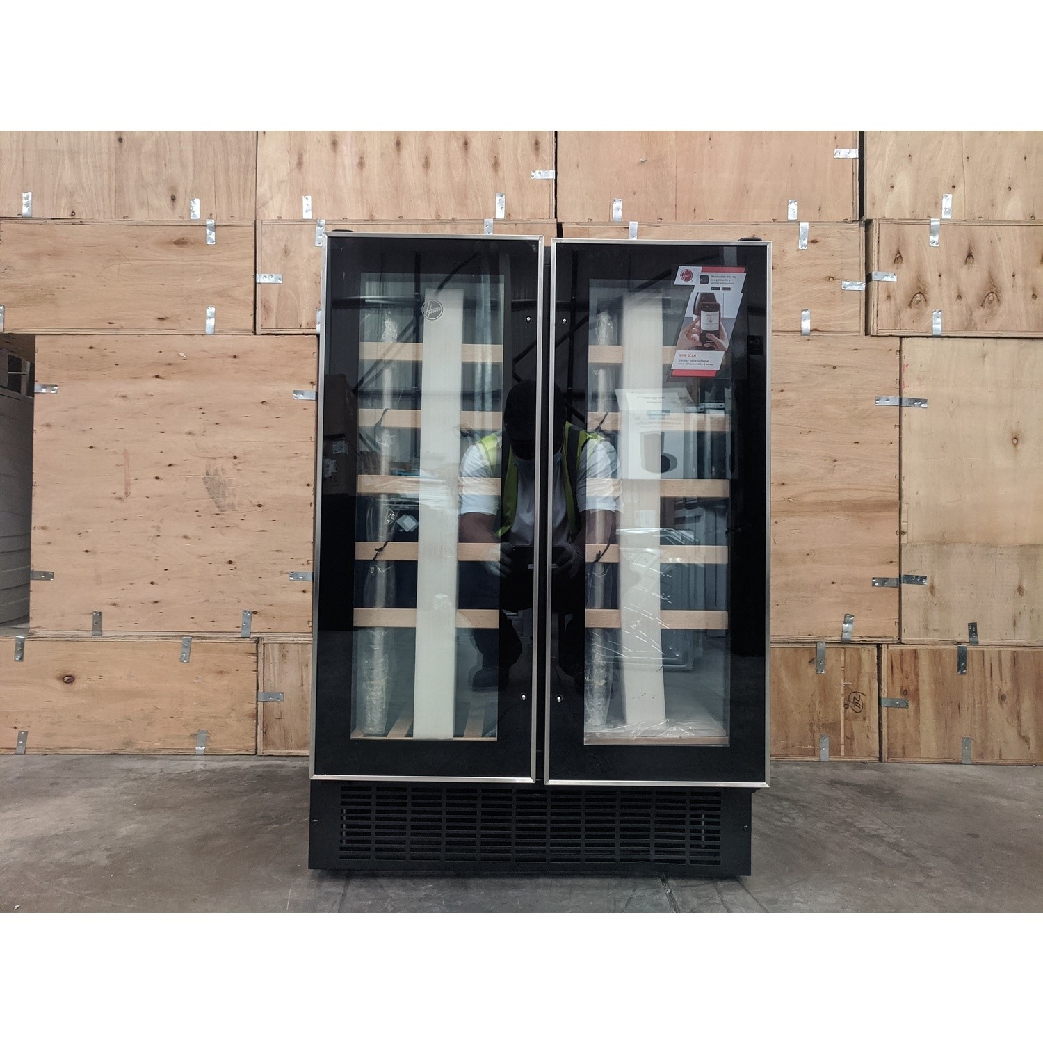 Refurbished Hoover HWCB60DUK/N Integrated 46 Bottle Dual Zone Wine Cooler Black 78163186/1