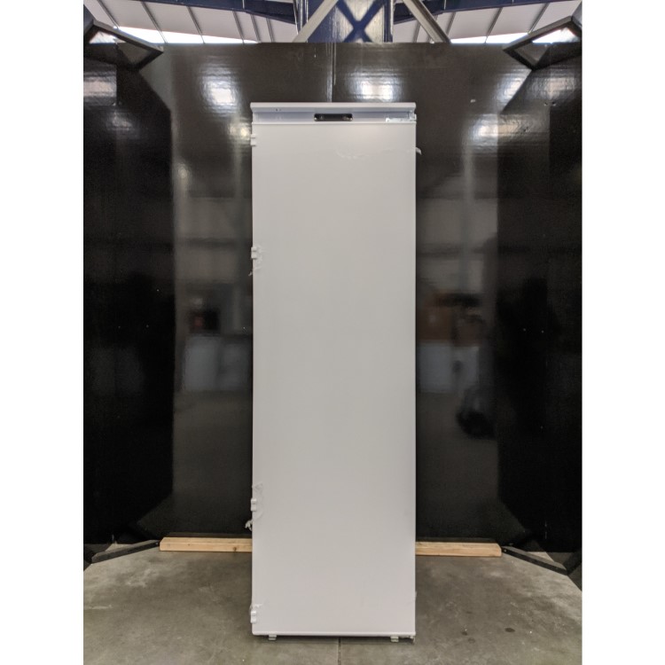 Refurbished CDA FW821 Integrated 316 Litre In-Column Larder Fridge
