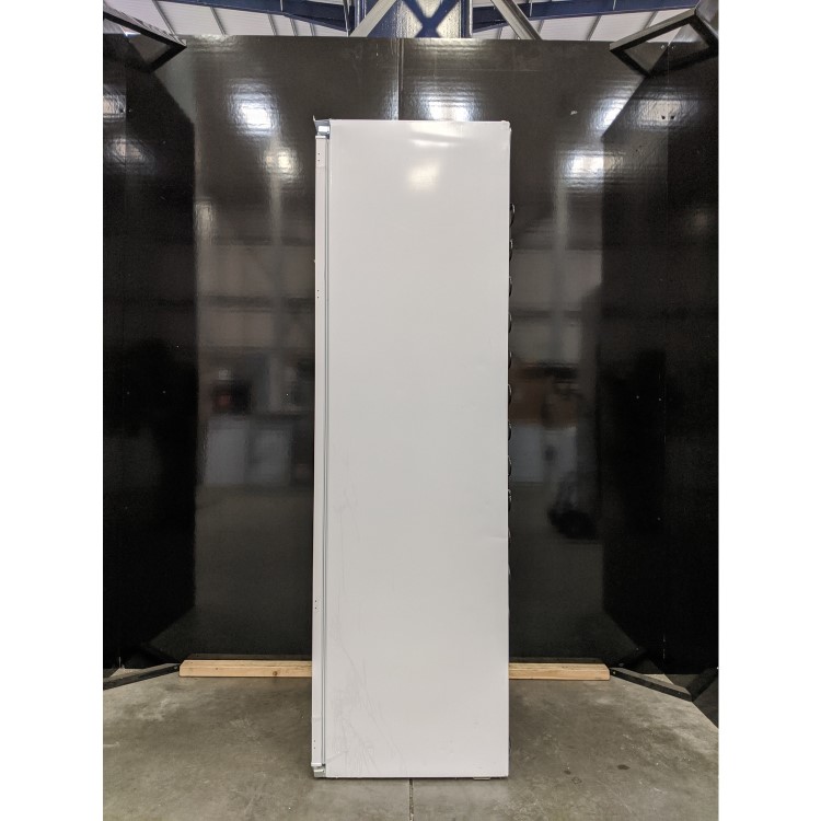 Refurbished CDA FW821 Integrated 316 Litre In-Column Larder Fridge