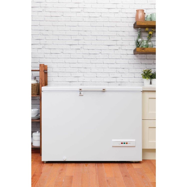 HOTPOINT CS1A300HFA 311 Litre Chest Freezer 70cm Deep Low Frost 118cm Wide - White