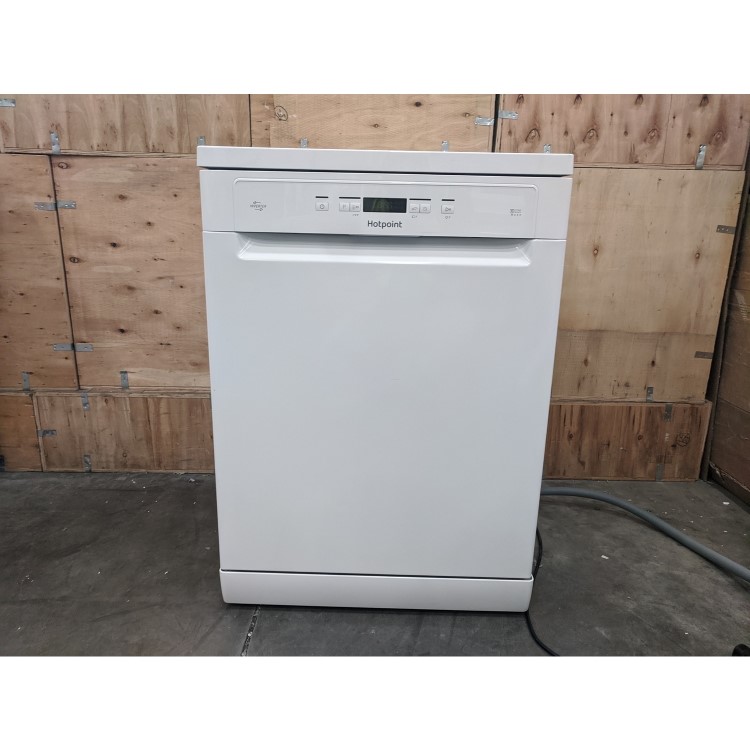 Refurbished Hotpoint HFC3C32FWUK 14 Place Freestanding Dishwasher White