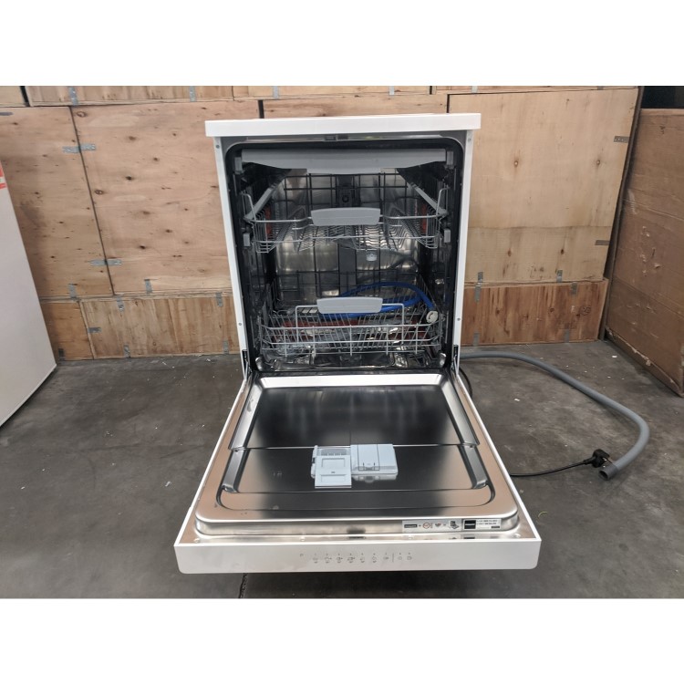 Refurbished Hotpoint HFC3C32FWUK 14 Place Freestanding Dishwasher White