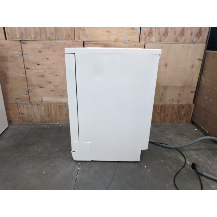 Refurbished Hotpoint HFC3C32FWUK 14 Place Freestanding Dishwasher White