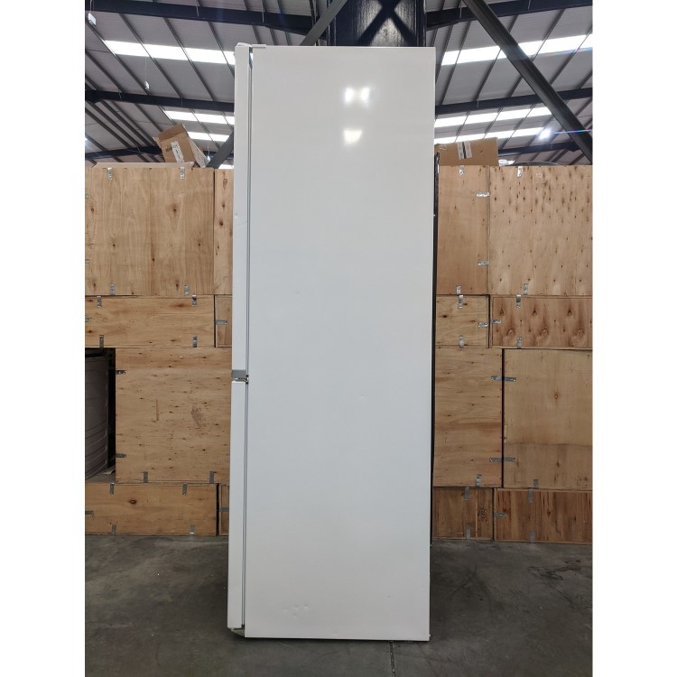 Refurbished Hotpoint H1NT811EW1 Freestanding 339 Litre 60/40 Fridge Freezer White