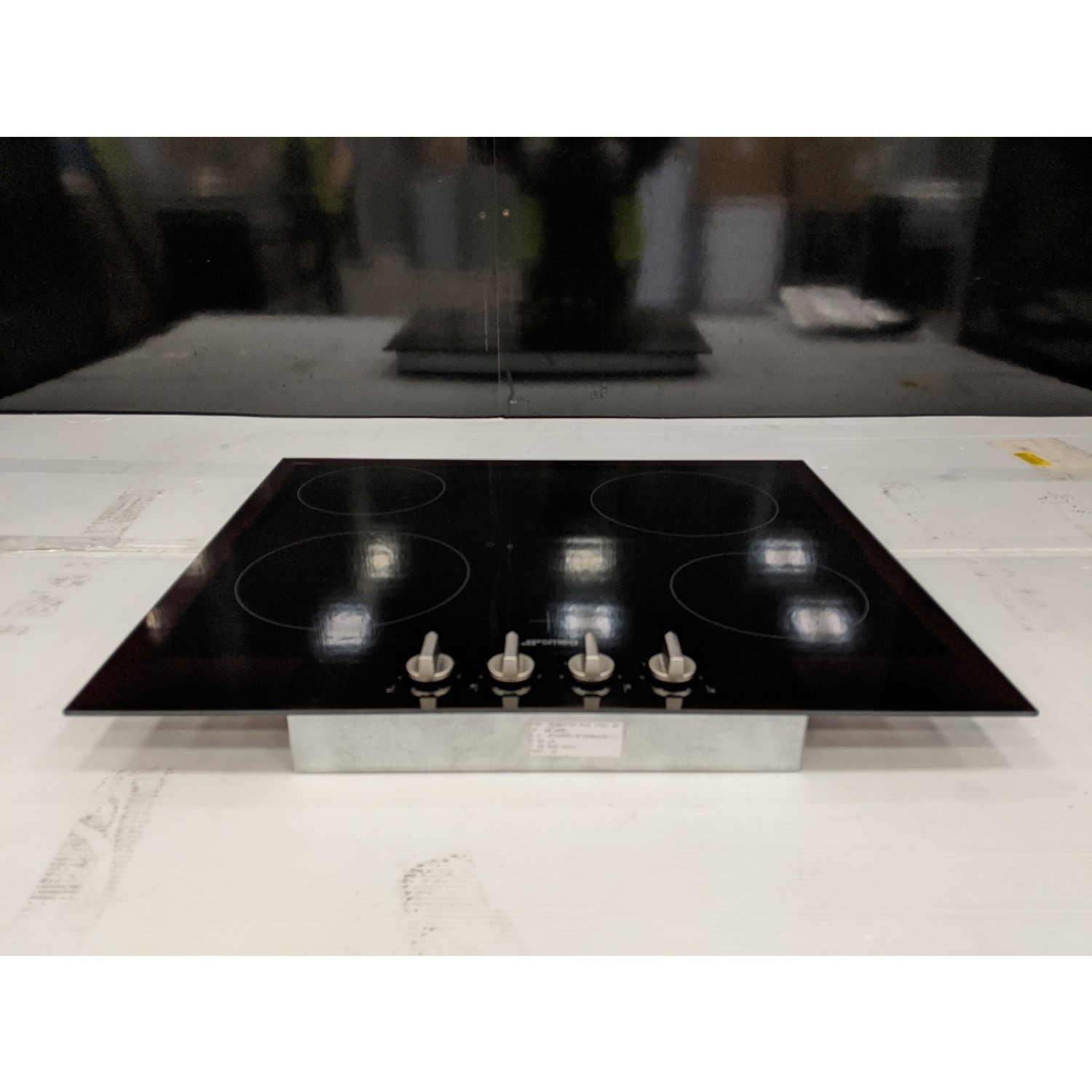 Refurbished Smeg Cucina SE364TDM 60cm 4 Zone Ceramic Hob with Front