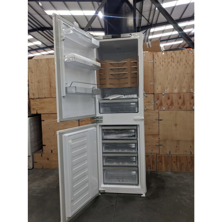 Refurbished Grundig GKFI5050 Integrated 254 Litre 50/50 Fridge Freezer