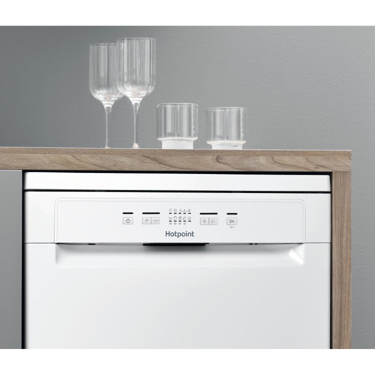 Refurbished Hotpoint HFE2B26CNUK 13 Place Freestanding Dishwasher