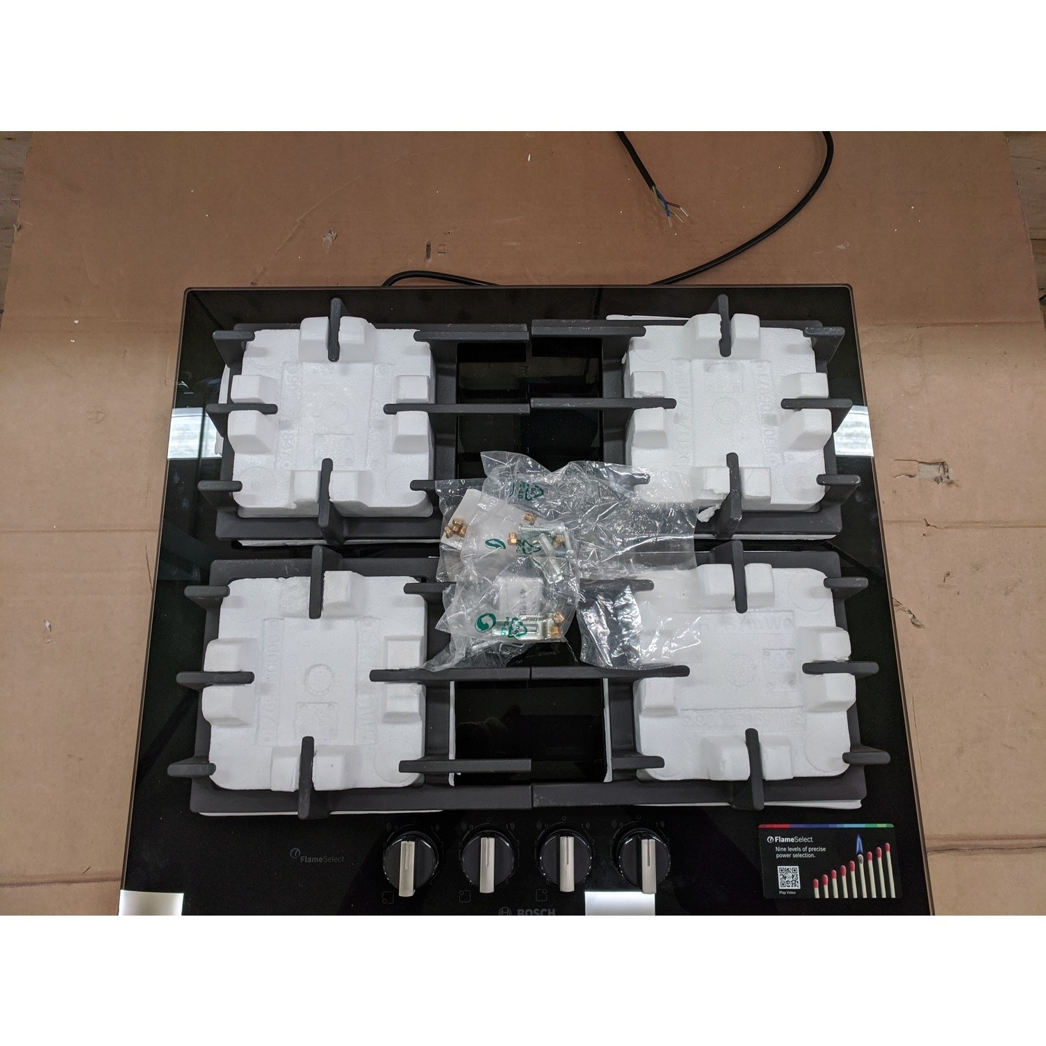 Refurbished Bosch Serie 6 PPP6A6B90 60cm 4 Burner Gas on Glass Hob ...