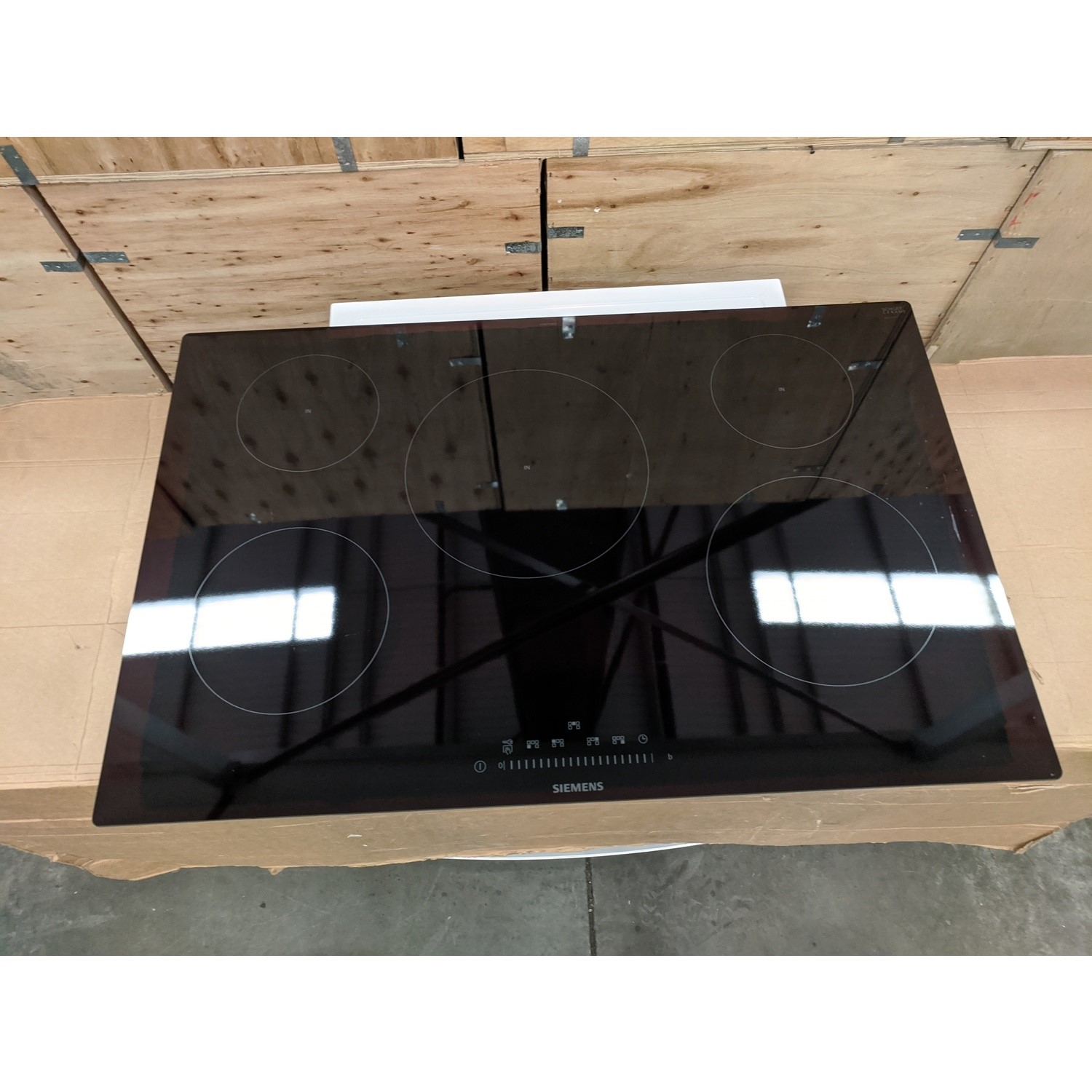 Refurbished Siemens iQ100 EH801FVB1E 80cm 5 Zone Induction Hob 78230622 1 EH801FVB1E Appliances Direct
