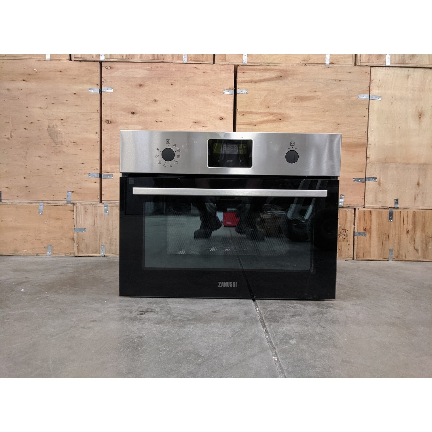 Refurbished Zanusii ZVENW6X1 Built In 43L 1000W Microwave With Oven