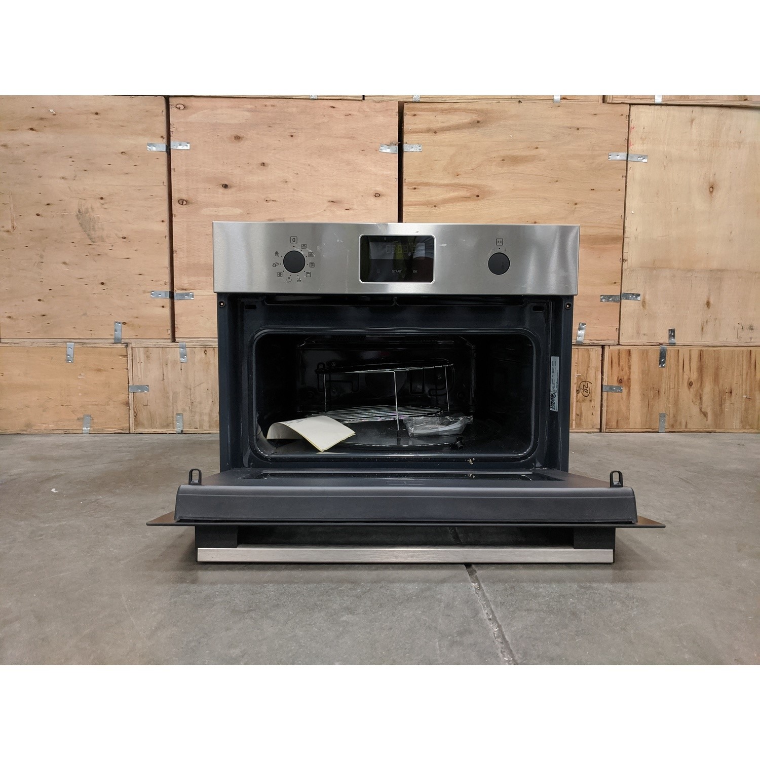 Refurbished Zanusii ZVENW6X1 Built In 43L 1000W Microwave With Oven