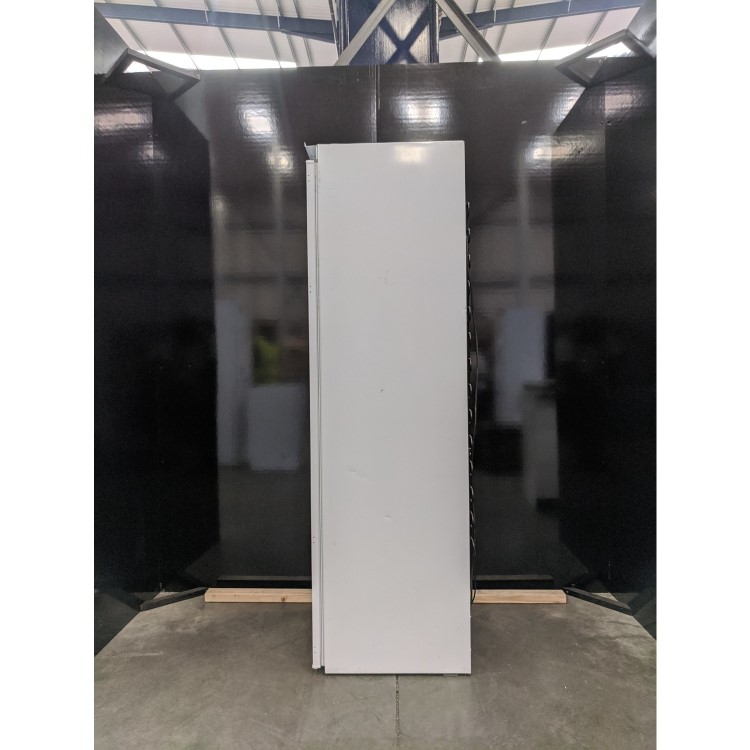Refurbished CDA FW882 Integrated 200 Litre Upright In Column Freezer