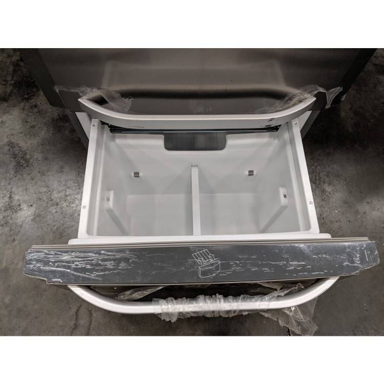 Refurbished Hotpoint FFU4DX1 Freestanding 399 Litre 60/40 Fridge Freezer Inox