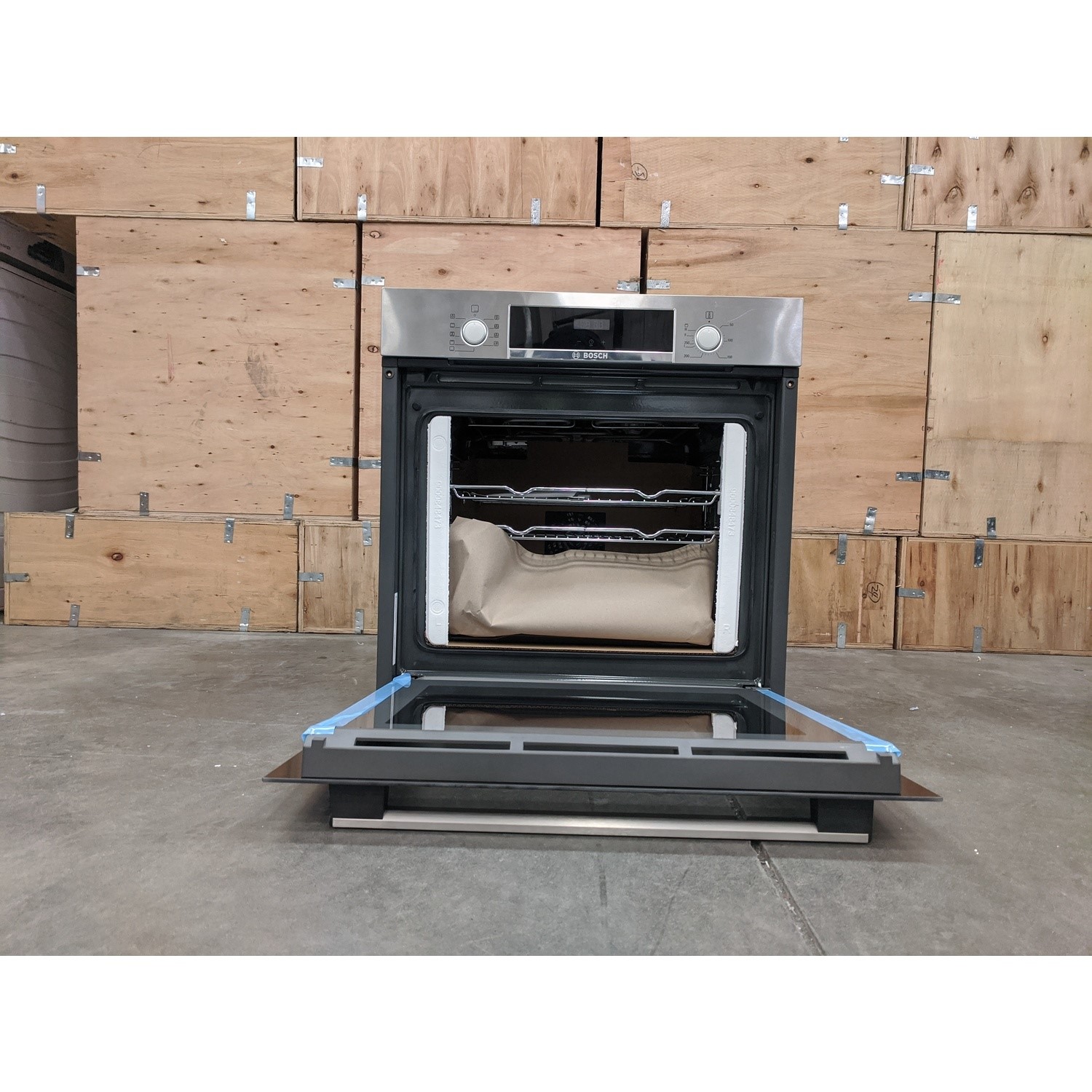 Refurbished Bosch Serie 4 HBS534BS0B 60cm Single Built In Electric Oven