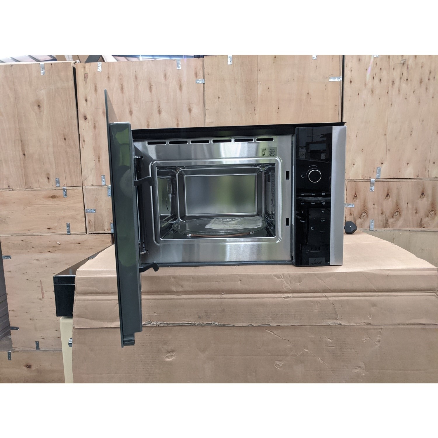 Refurbished Neff N50 HLAWD53N0B Built In 25L 900W Solo Microwave Oven
