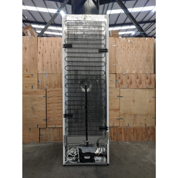 Refurbished AEG SCB618F3LS Integrated 267 Litre 70/30 Fridge Freezer
