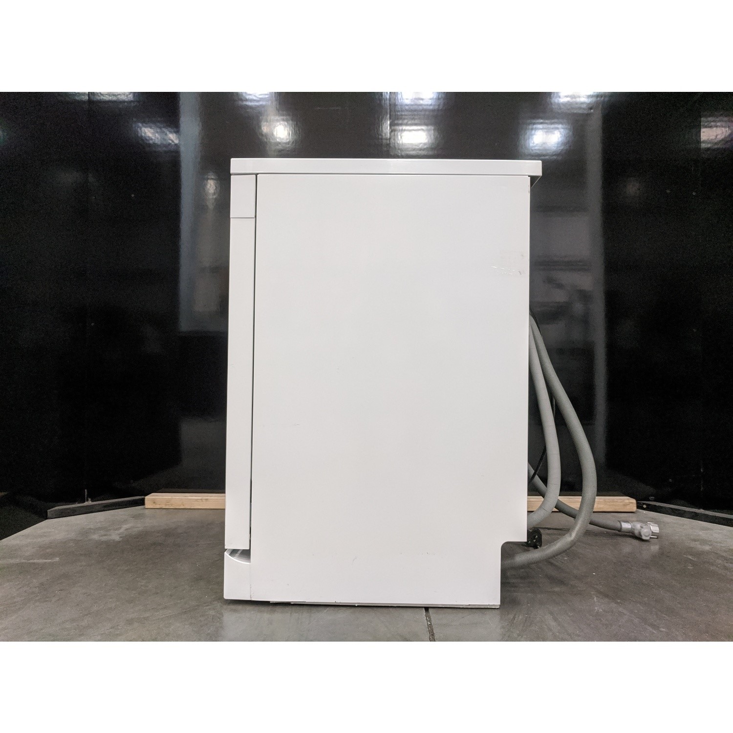 Refurbished Hisense HS661C60WUK 16 Place Freestanding Dishwasher White 78268783/1/HS661C60WUK