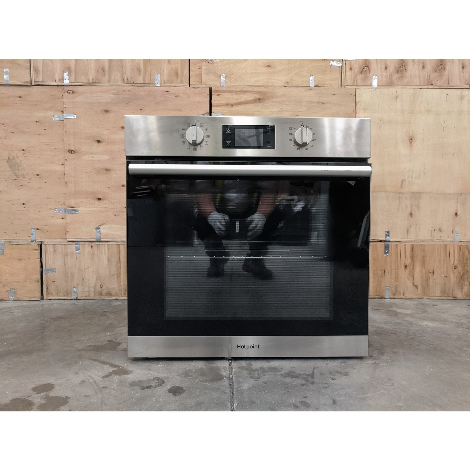 Refurbished Hotpoint SA2840PIX 60cm Single Built In Electric Oven with