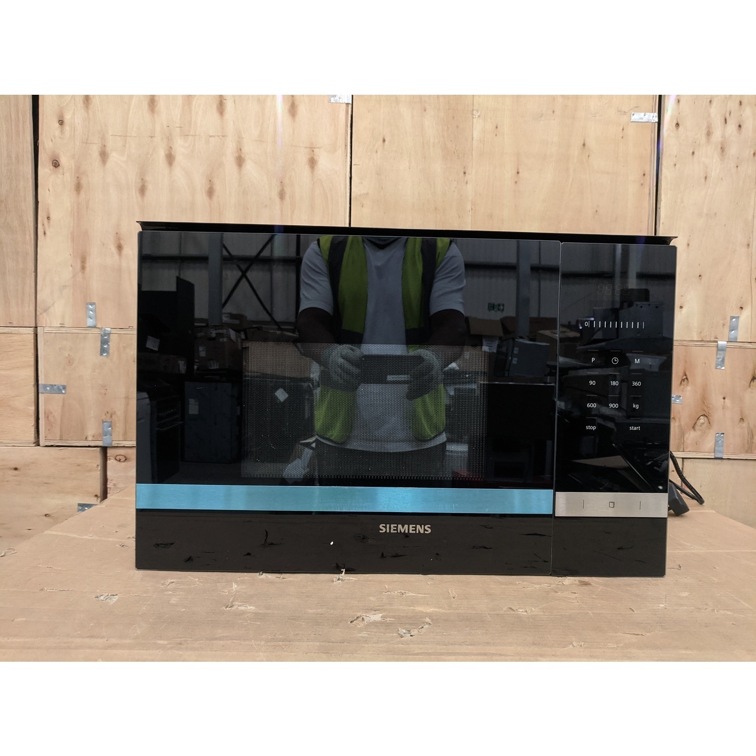 Refurbished Siemens iQ500 BF555LMS0B Built In 25L 900W Microwave