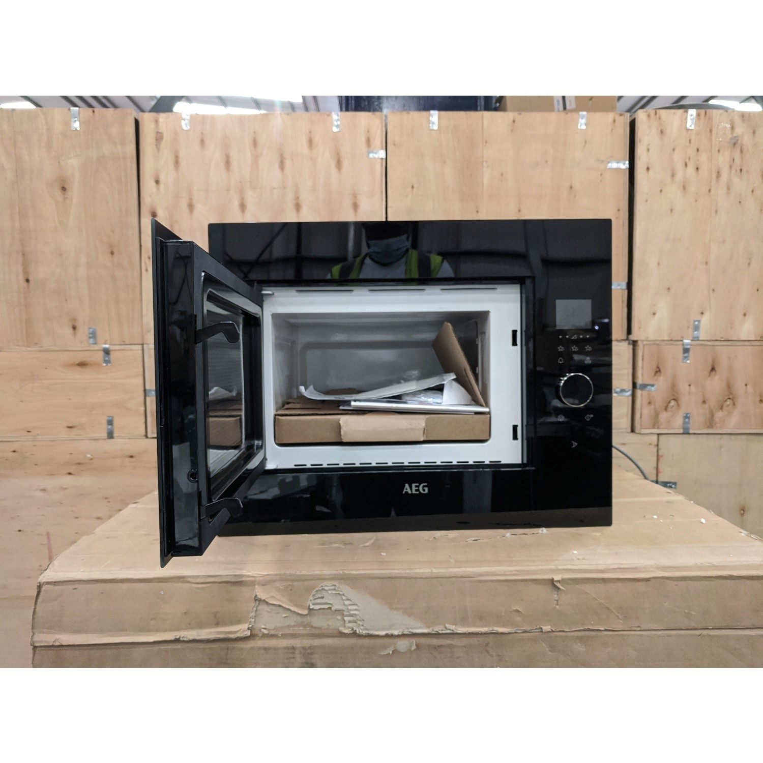 Refurbished AEG MBE2658SEB Built In 26L 900W Microwave Black 78286270/1