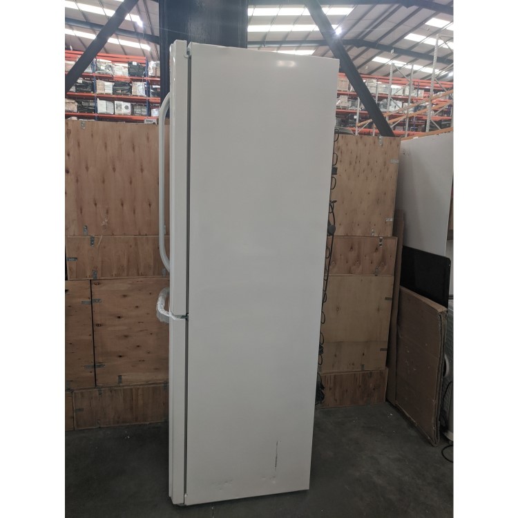 Refurbished Hotpoint FFU3DW1 Freestanding 452 Litre 60/40 Fridge Freezer White