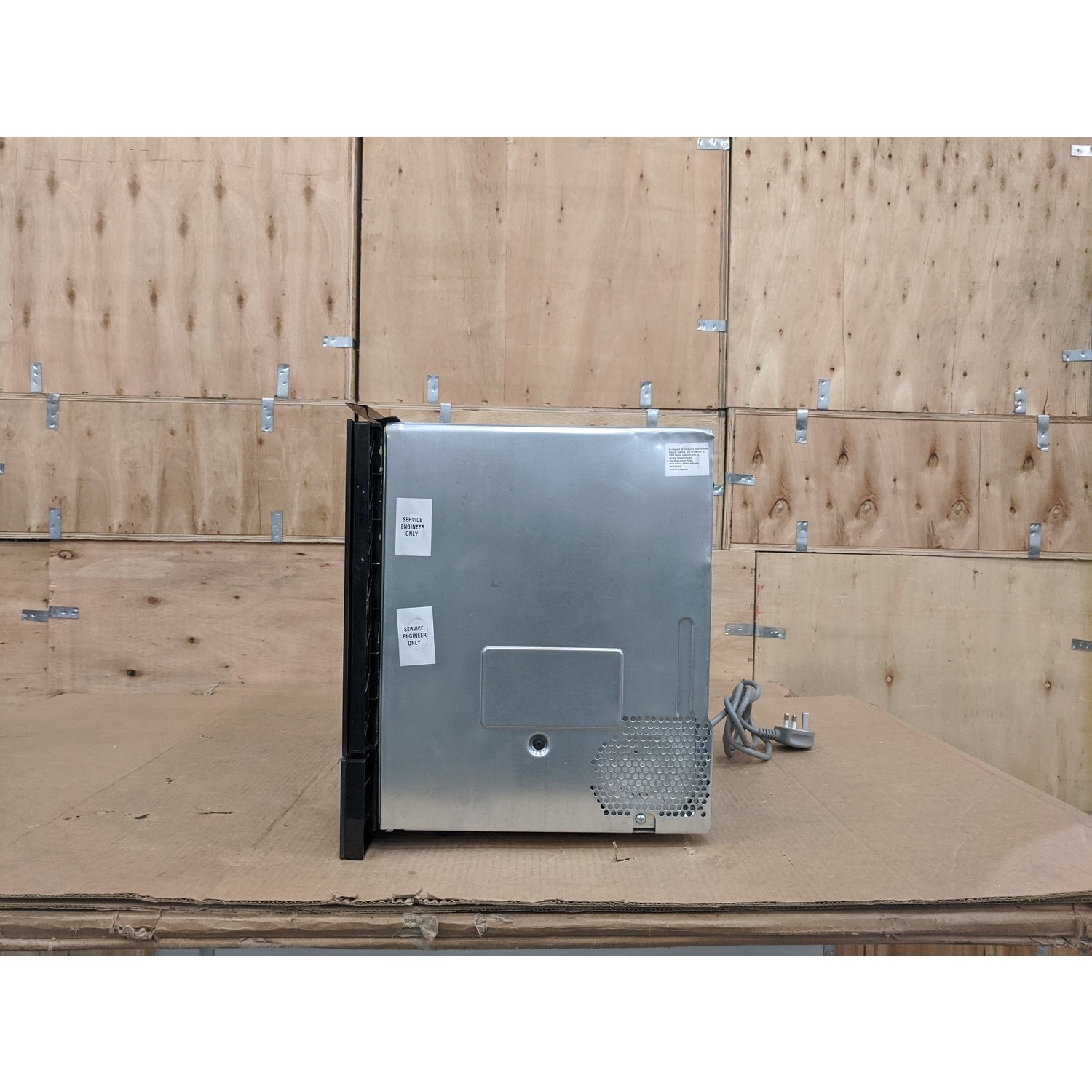 Refurbished Bosch Serie 8 BFL634GB1B Built In 21L 900W Microwave Black