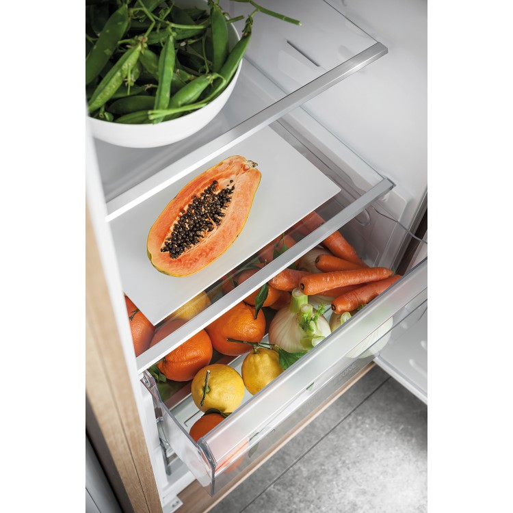 Refurbished Hotpoint HSZ18011UK Integrated 262 Litre Tall In-column Fridge With Icebox