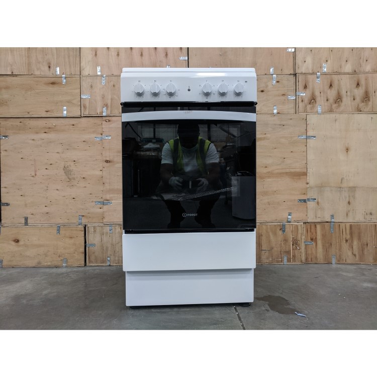Refurbished Indesit IS5V4KHW 50cm Electric Cooker with Ceramic Hob White